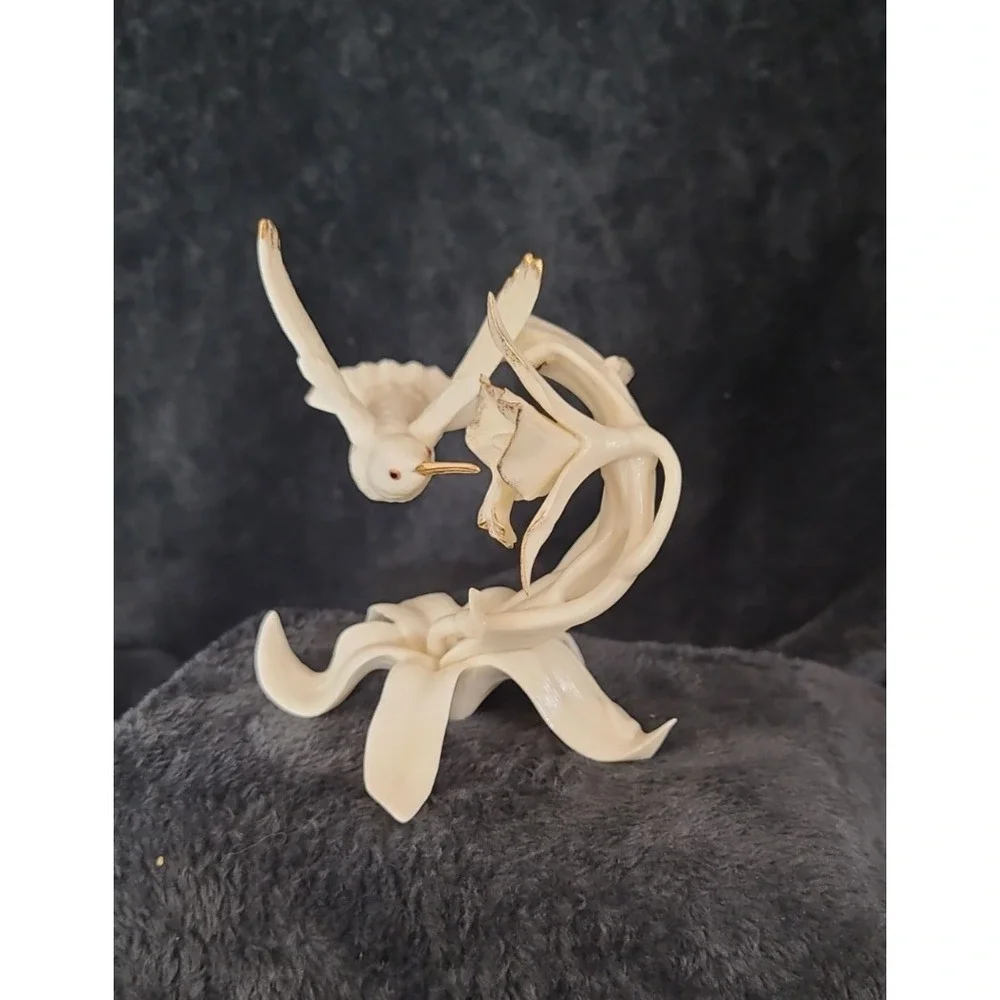 Beautiful Lenox Porcelain Classic Hummingbird Ivory Sculpture Figurine READ - Picture 2 of 16